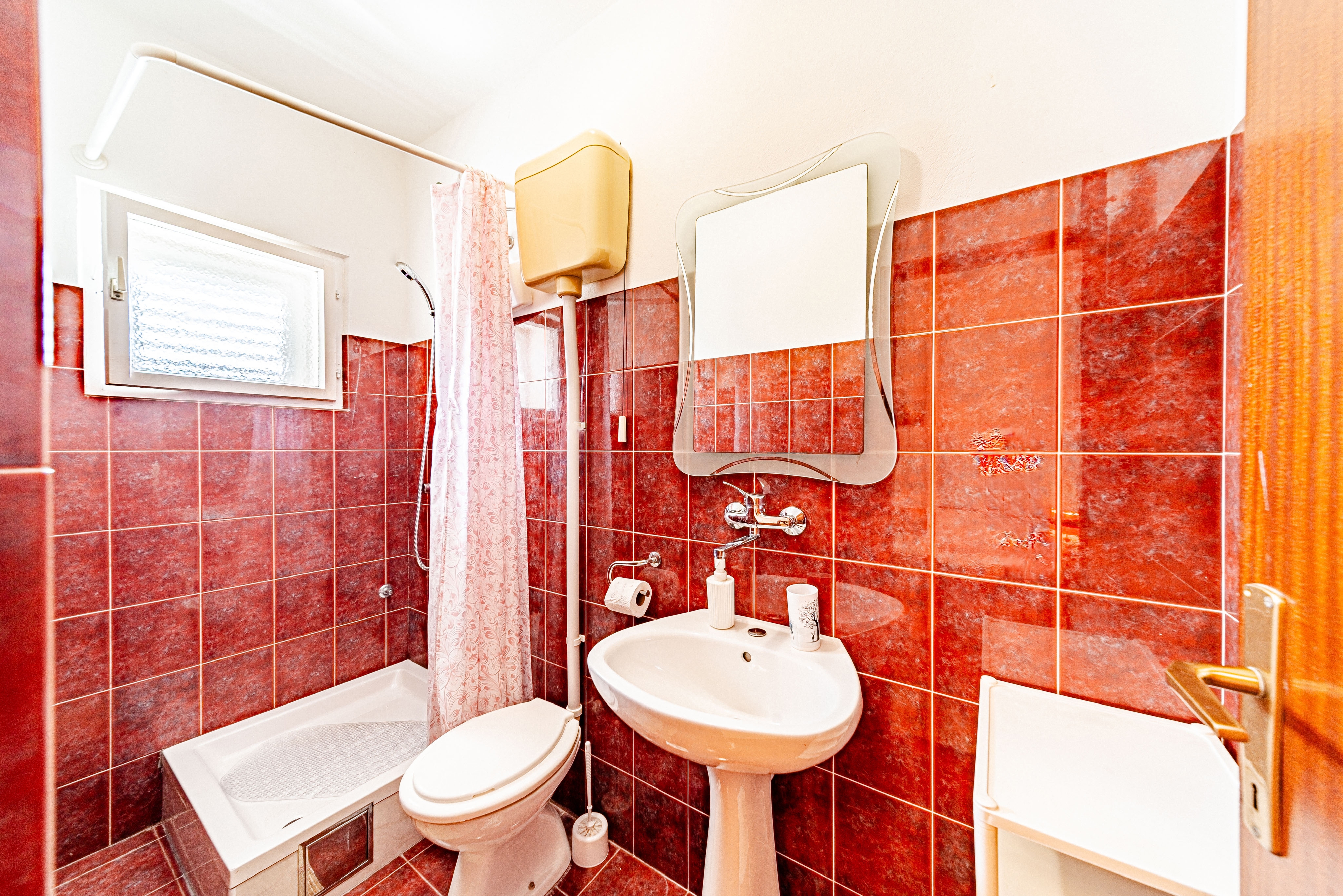 Four bedroom apartment near beach Cove Pještata, Pelješac  A-a