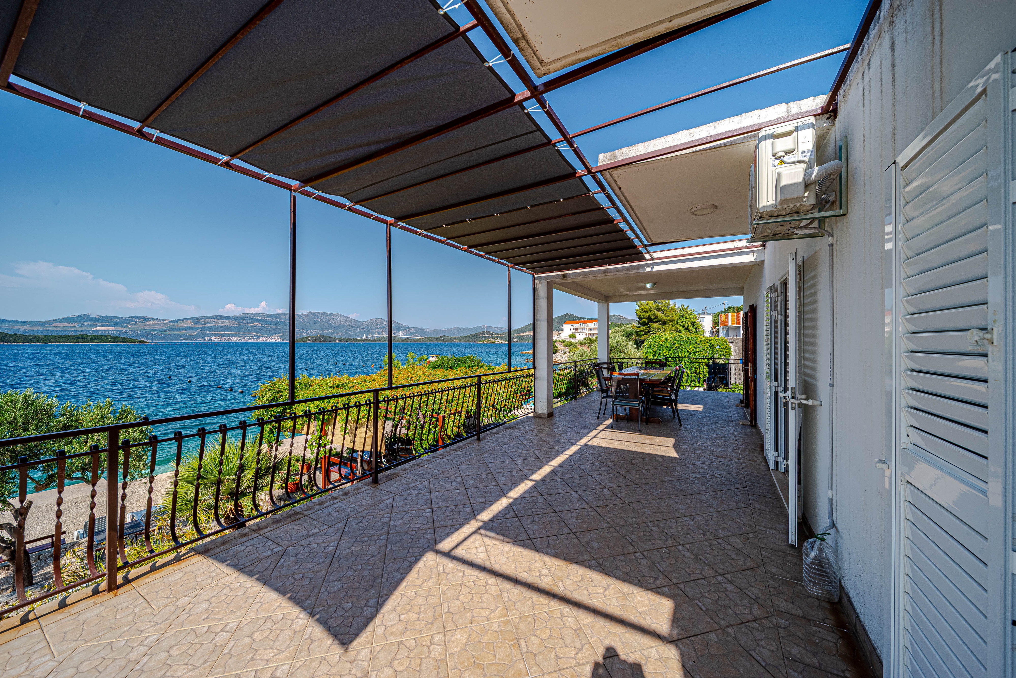 Four bedroom apartment near beach Cove Pještata, Pelješac  A-a