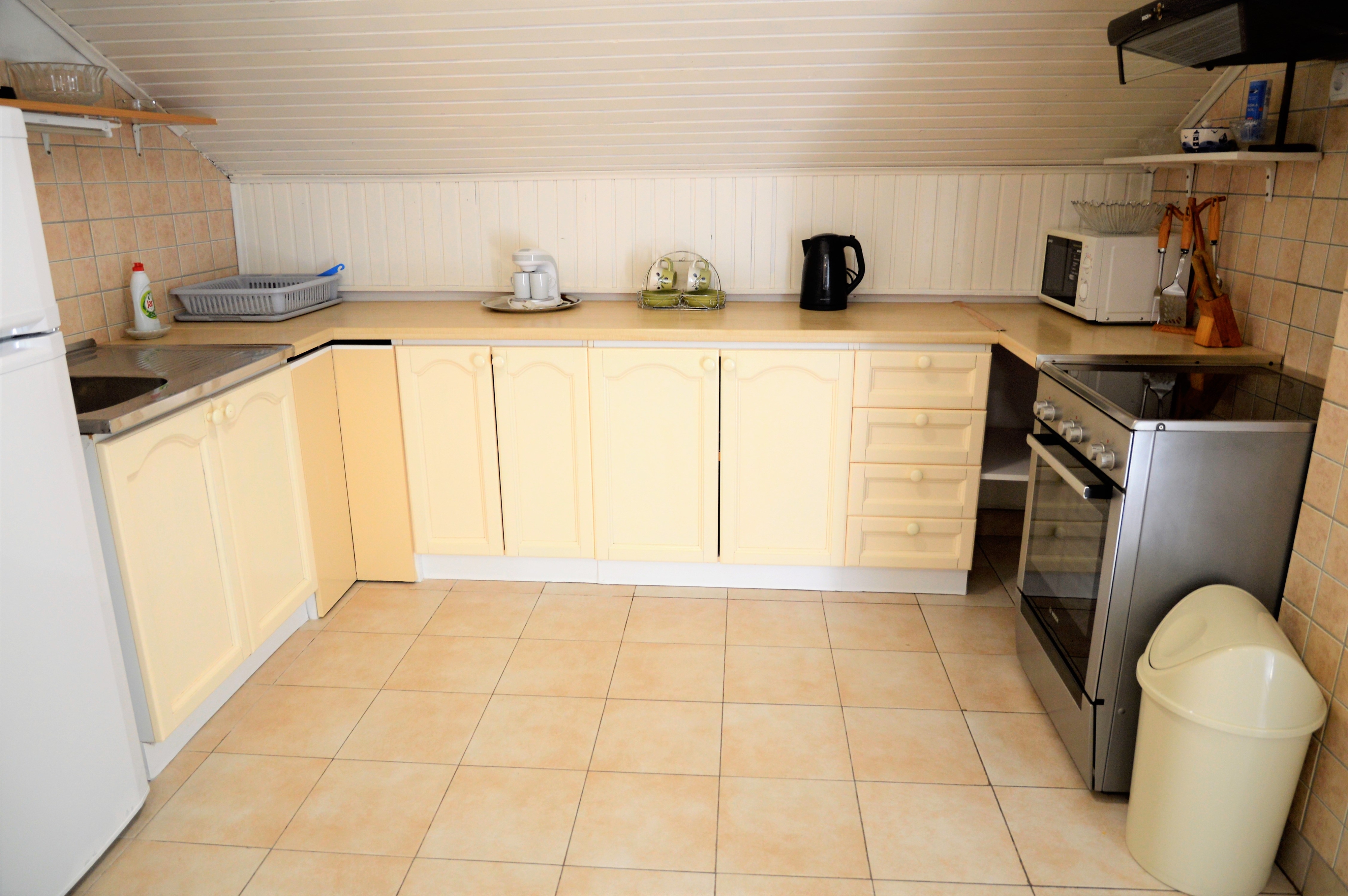 Dvosobni apartman s terasom i pogledom na more Marina, Trogir  A-a