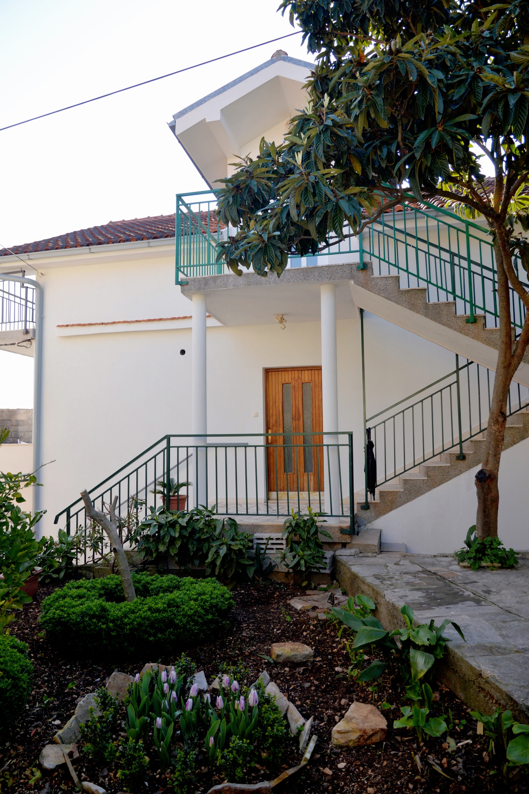 Dvosobni apartman s terasom i pogledom na more Marina, Trogir  A-a