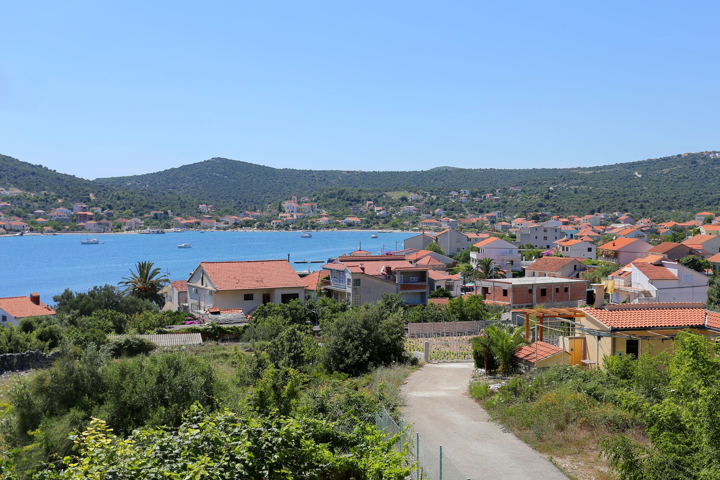 One bedroom apartment with balcony and sea view Vinišće, Trogir  A-a