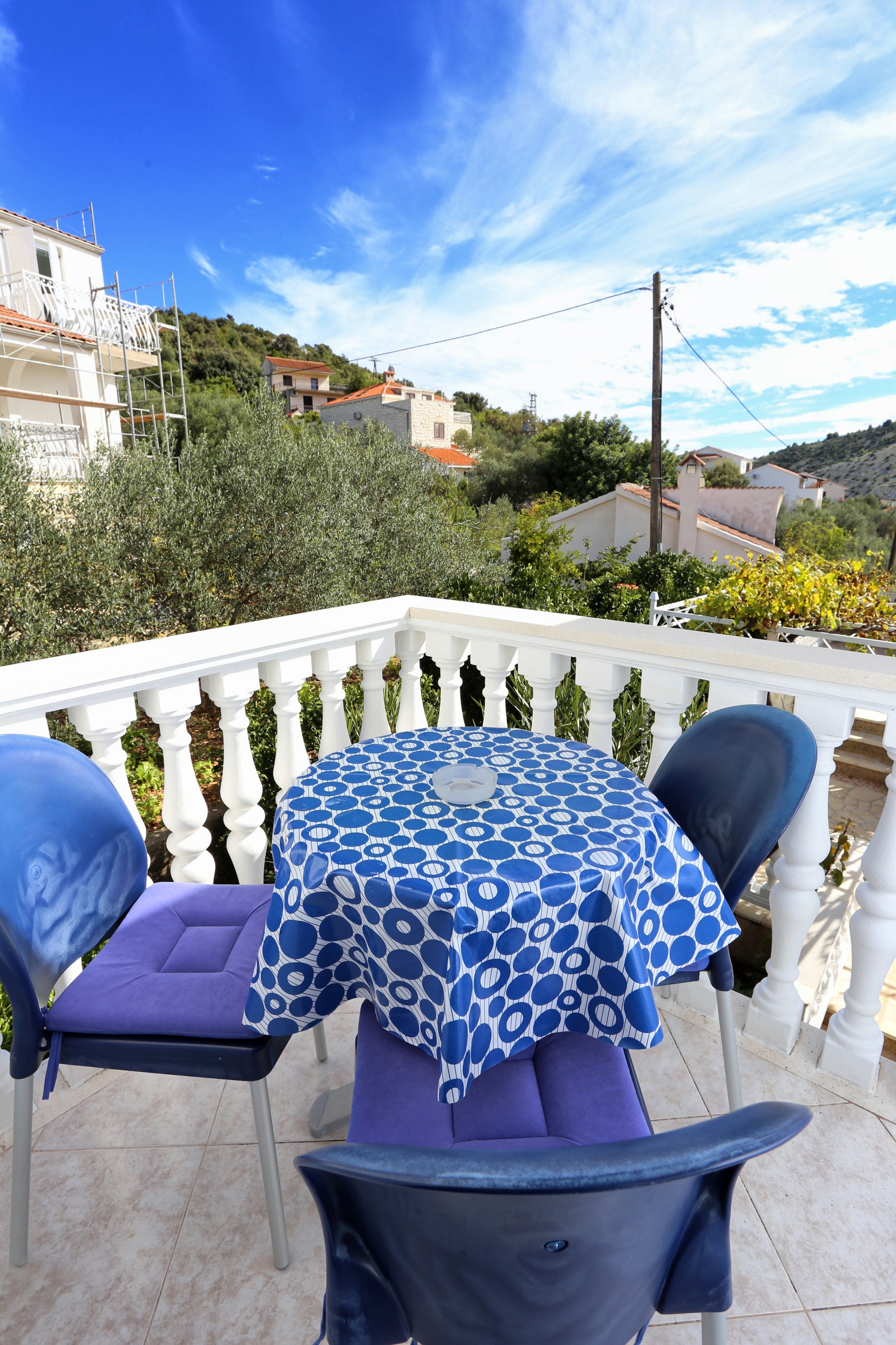 Two bedroom apartment with terrace and sea view Vinišće, Trogir  A-b