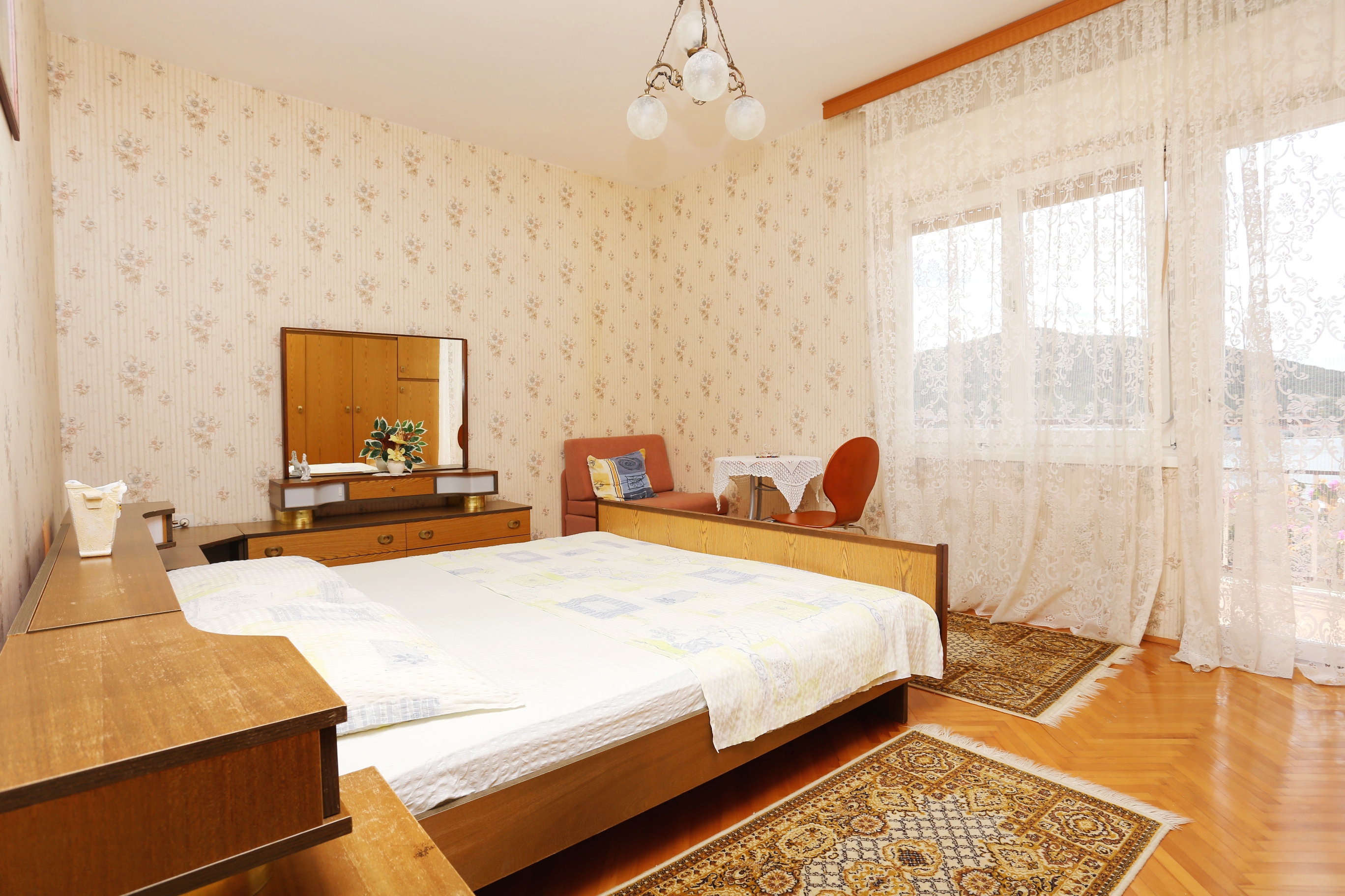 Two bedroom apartment with terrace and sea view Vinišće, Trogir  A-b