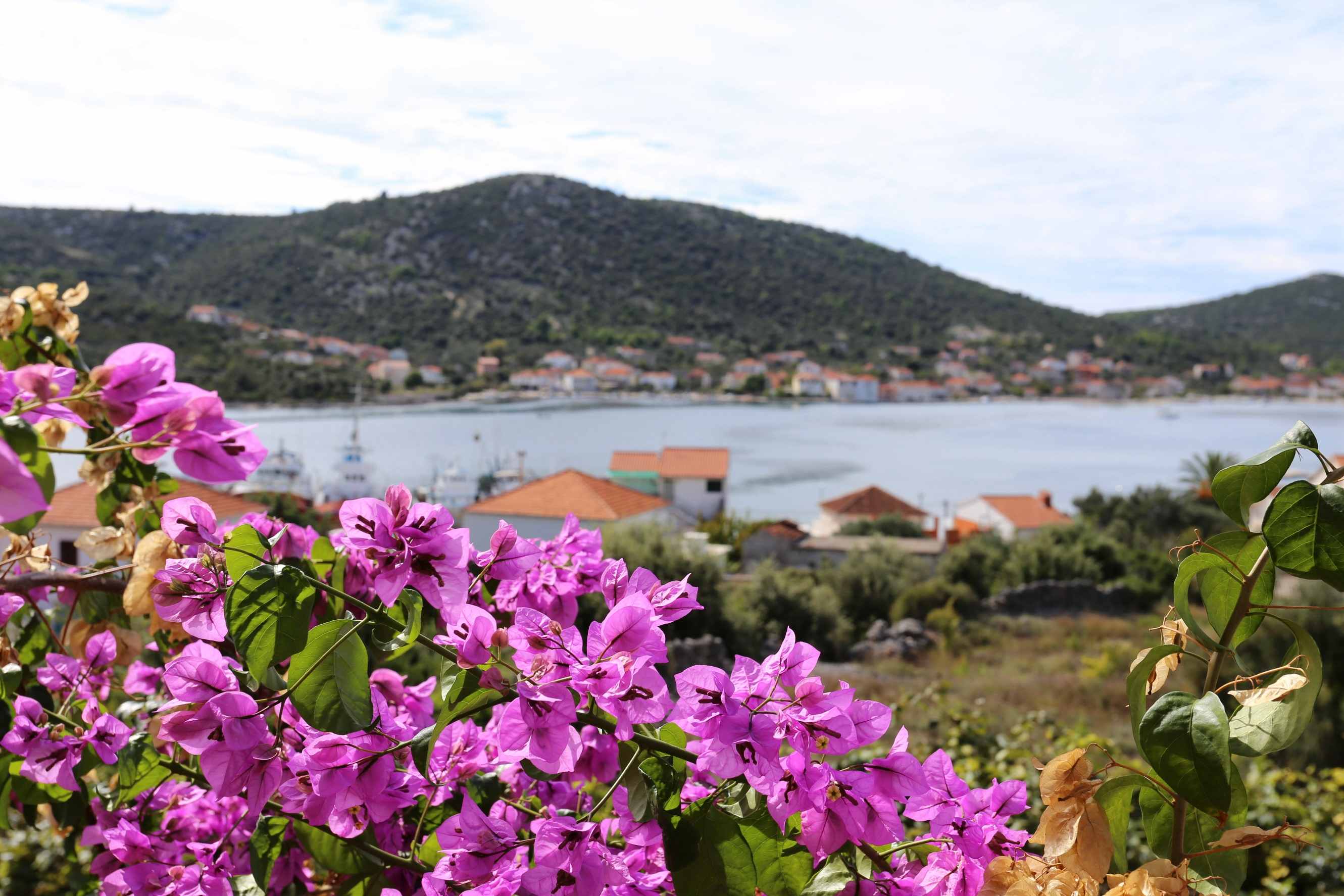 Two bedroom apartment with terrace and sea view Vinišće, Trogir  A-b