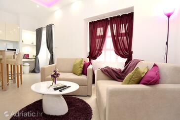 Living room Split, Living room in the studio-apartment, dostupna klima i WIFI.