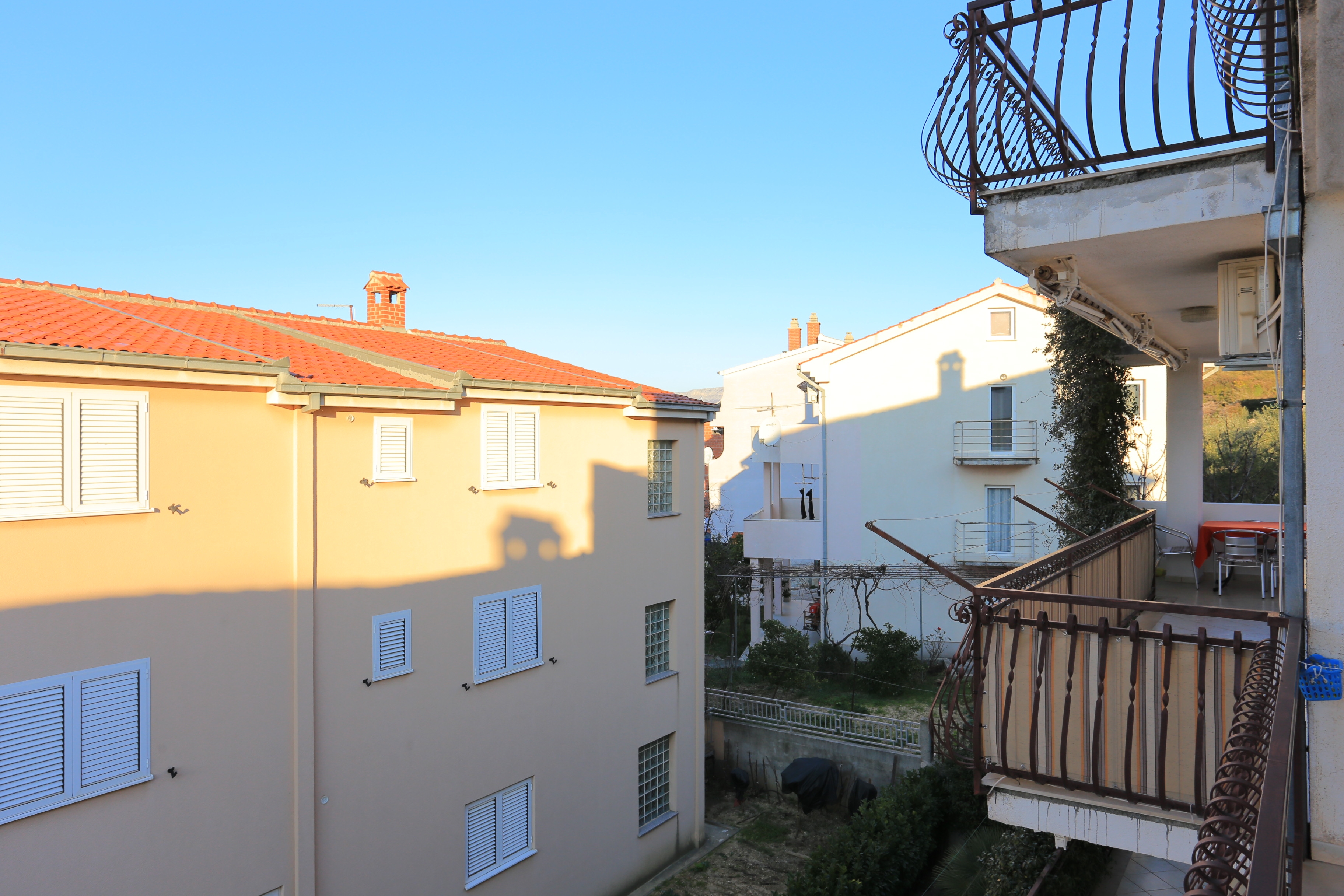 Četverosobni apartman s balkonom Podstrana, Split  A-b