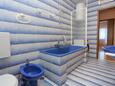Podstrana, Bathroom in the apartment, WiFi.