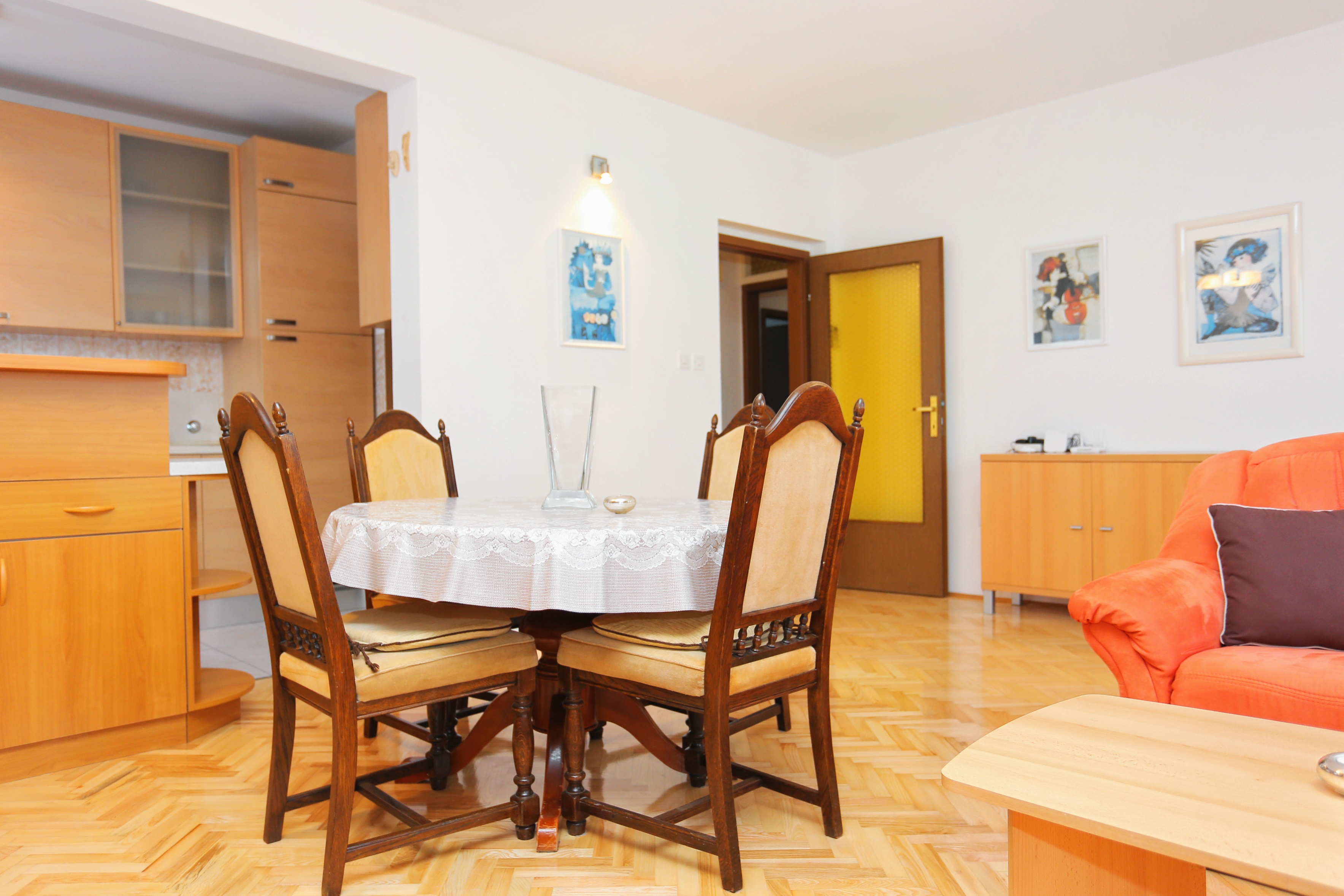 Četverosobni apartman s balkonom Podstrana, Split  A-b