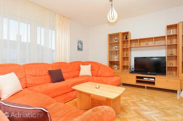 Podstrana, Sala de estar in the apartment, air condition available y WiFi.