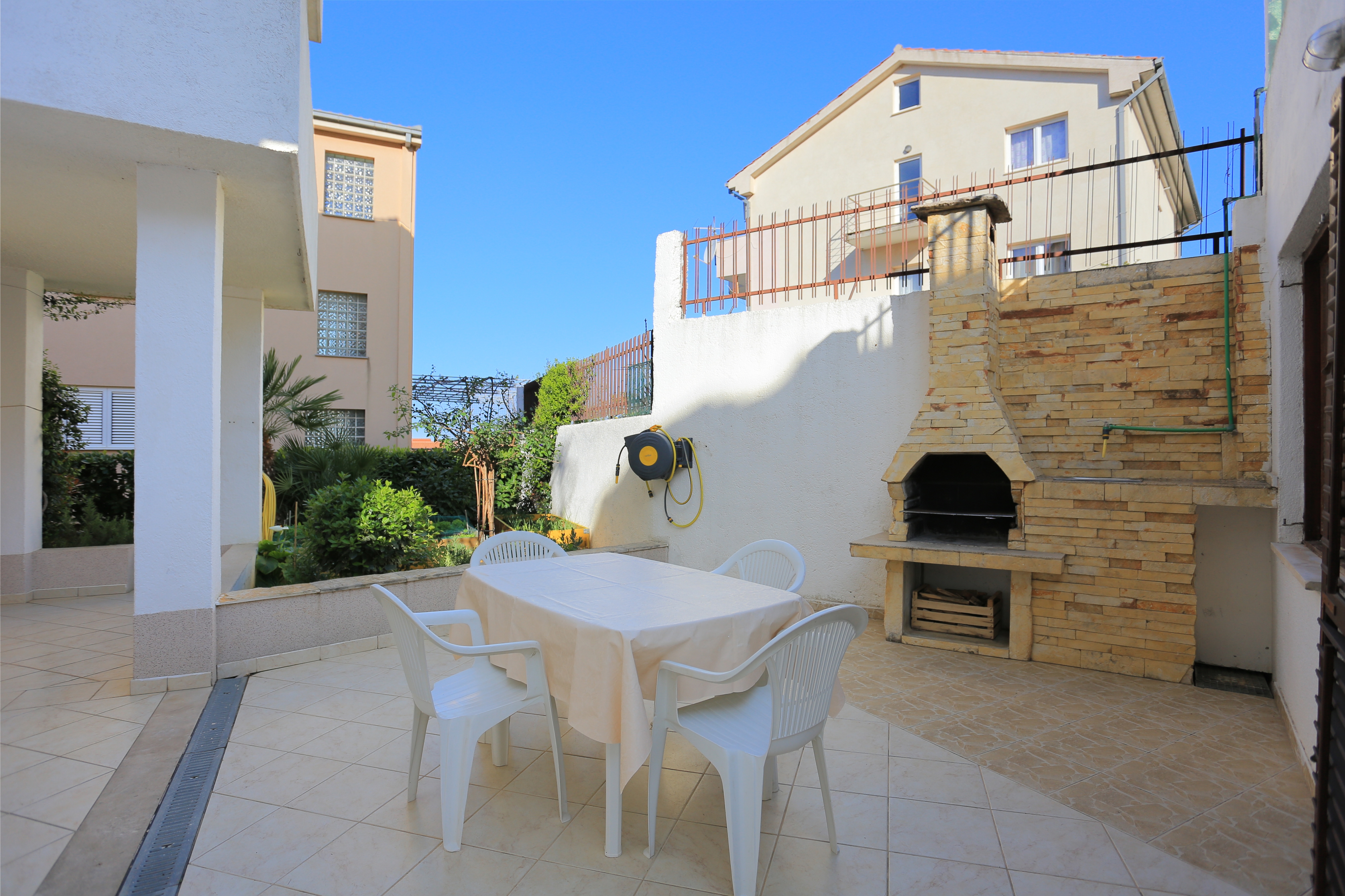 Četverosobni apartman s balkonom Podstrana, Split  A-b