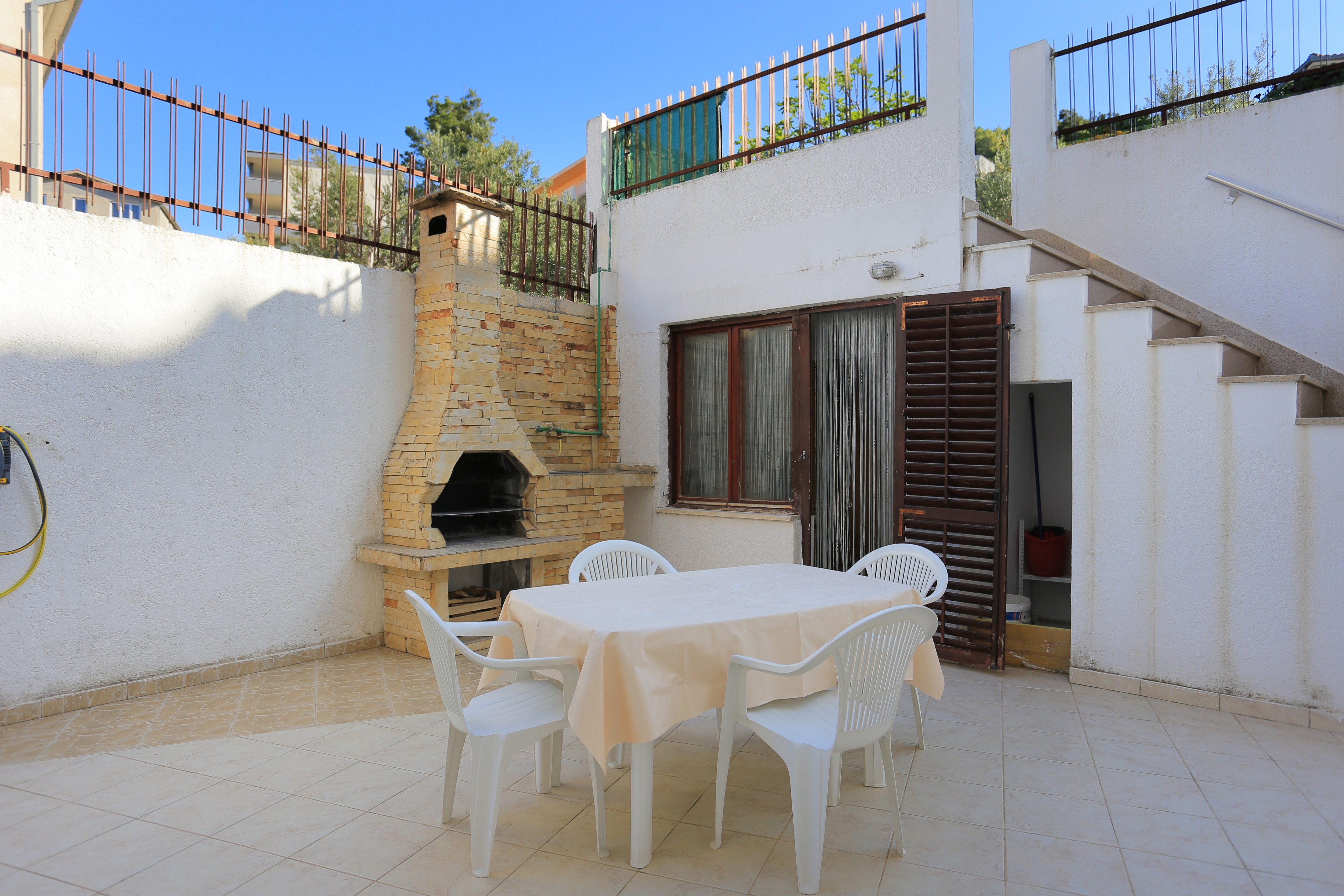 Četverosobni apartman s balkonom Podstrana, Split  A-b