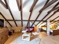 Orebić, Living room in the studio-apartment, (pet friendly) and WiFi.