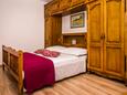 Spavaća soba 4 Kaštel Štafilić, Spavaća soba 4 u smještaju tipa apartment, WiFi.