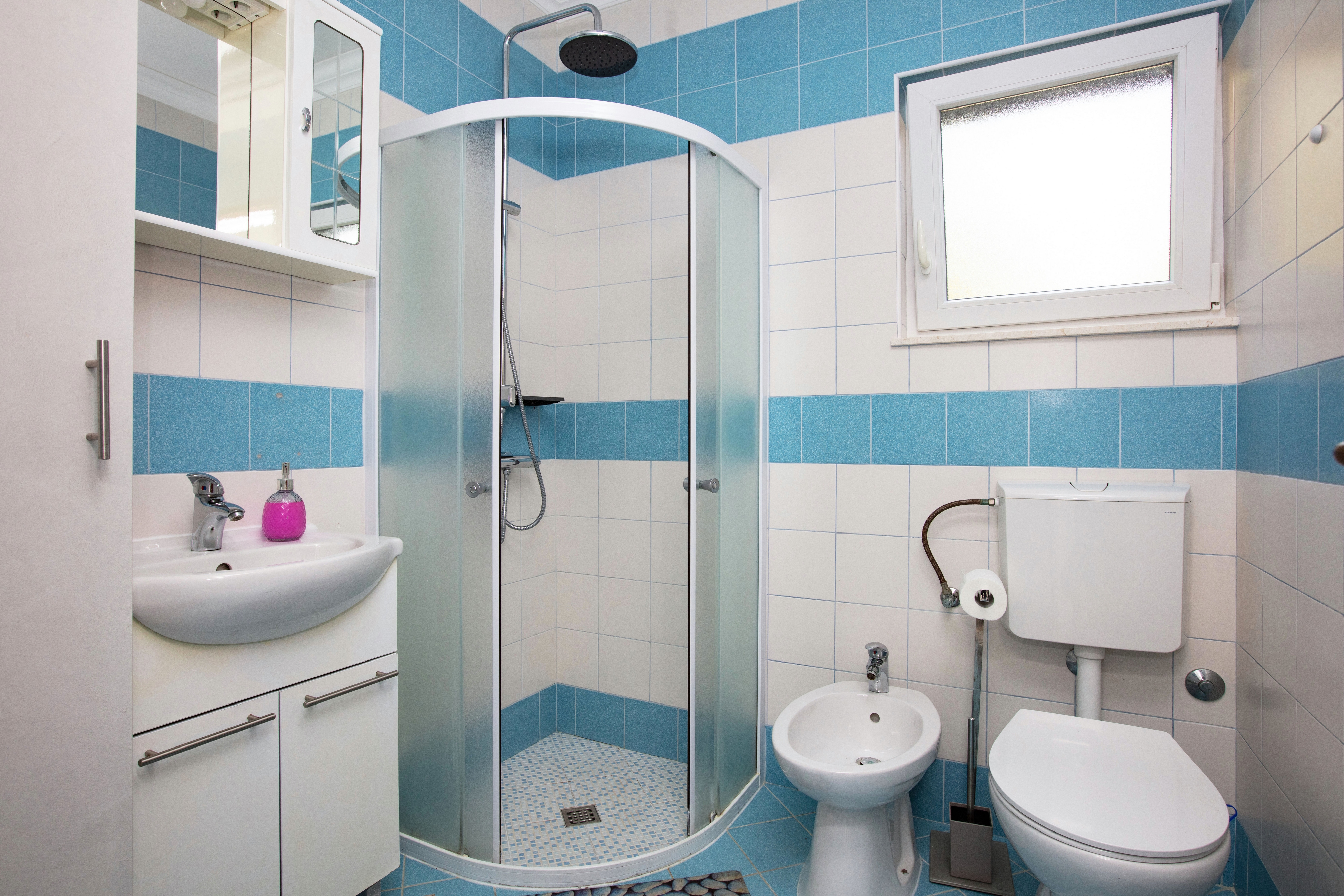 Two bedroom apartment with terrace Rogoznica  A-a