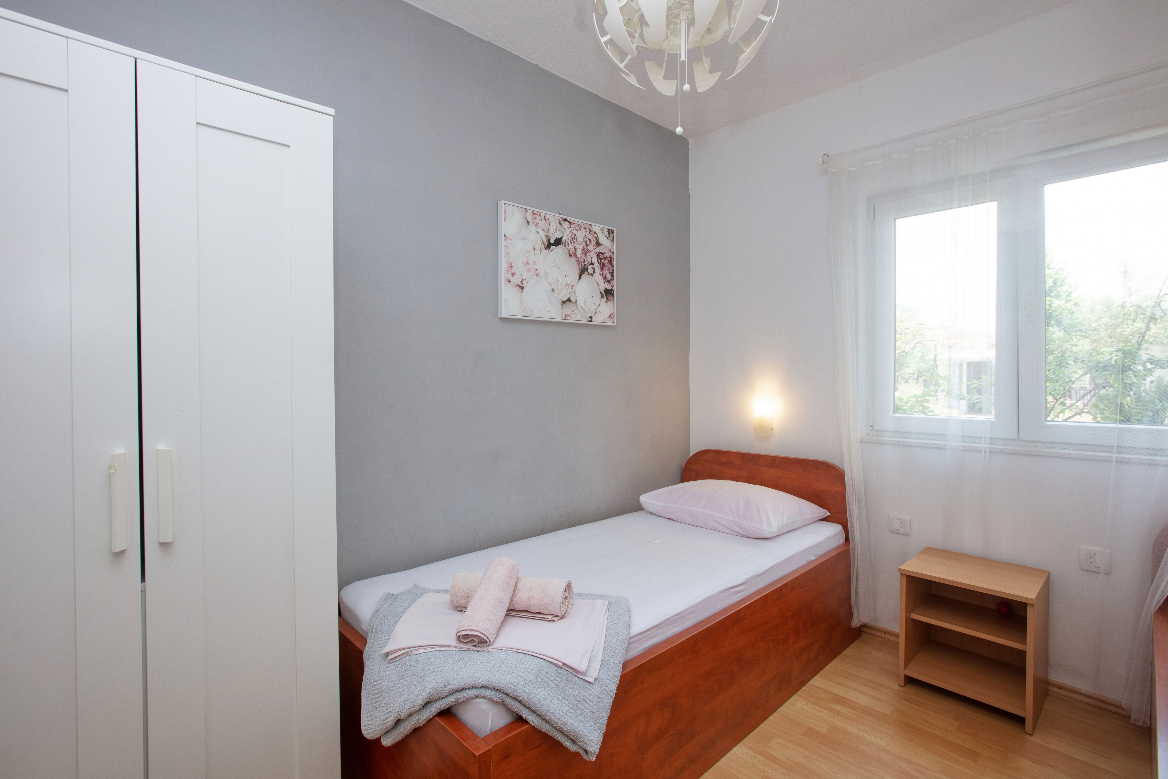 Two bedroom apartment with terrace Rogoznica  A-a