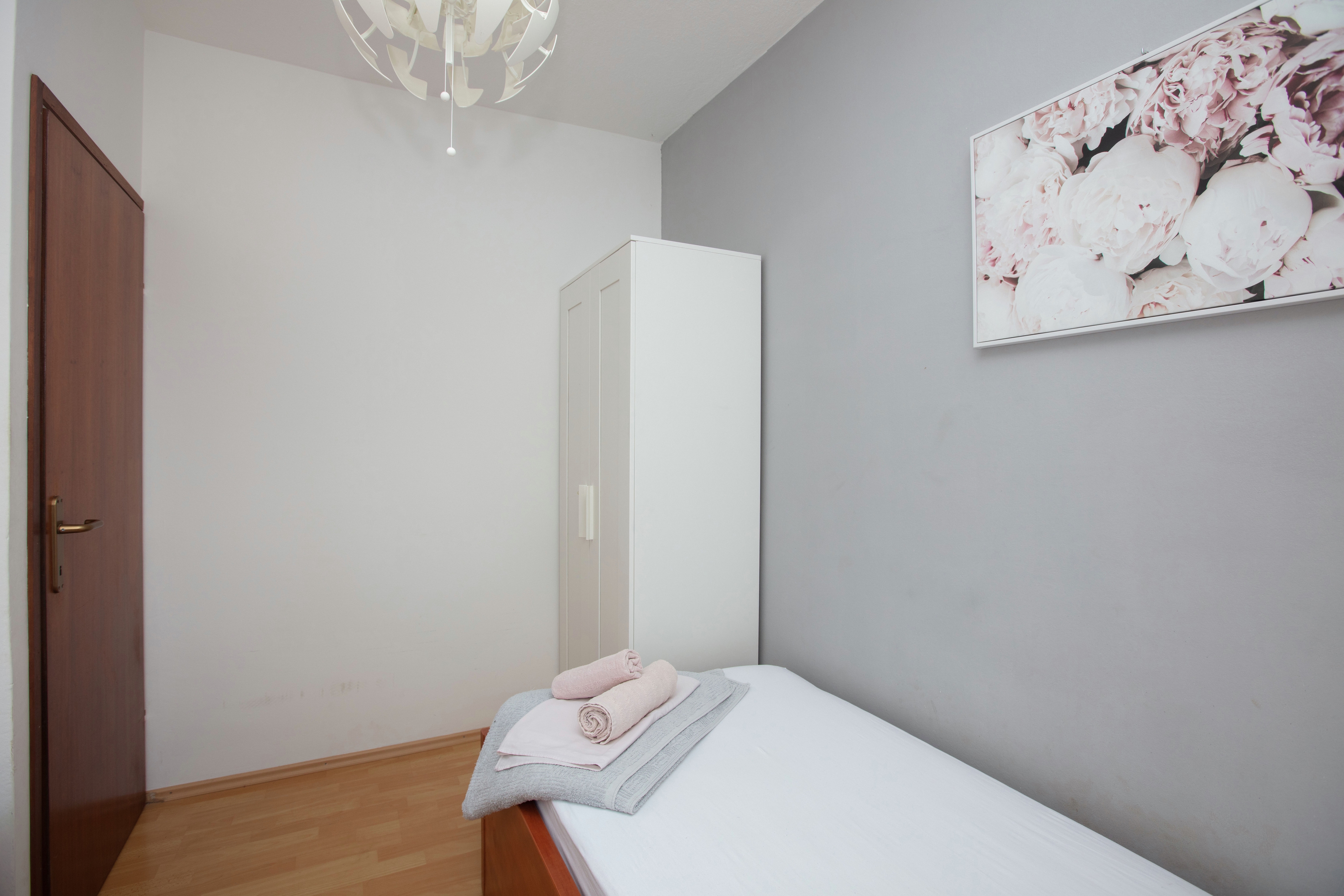 Two bedroom apartment with terrace Rogoznica  A-a