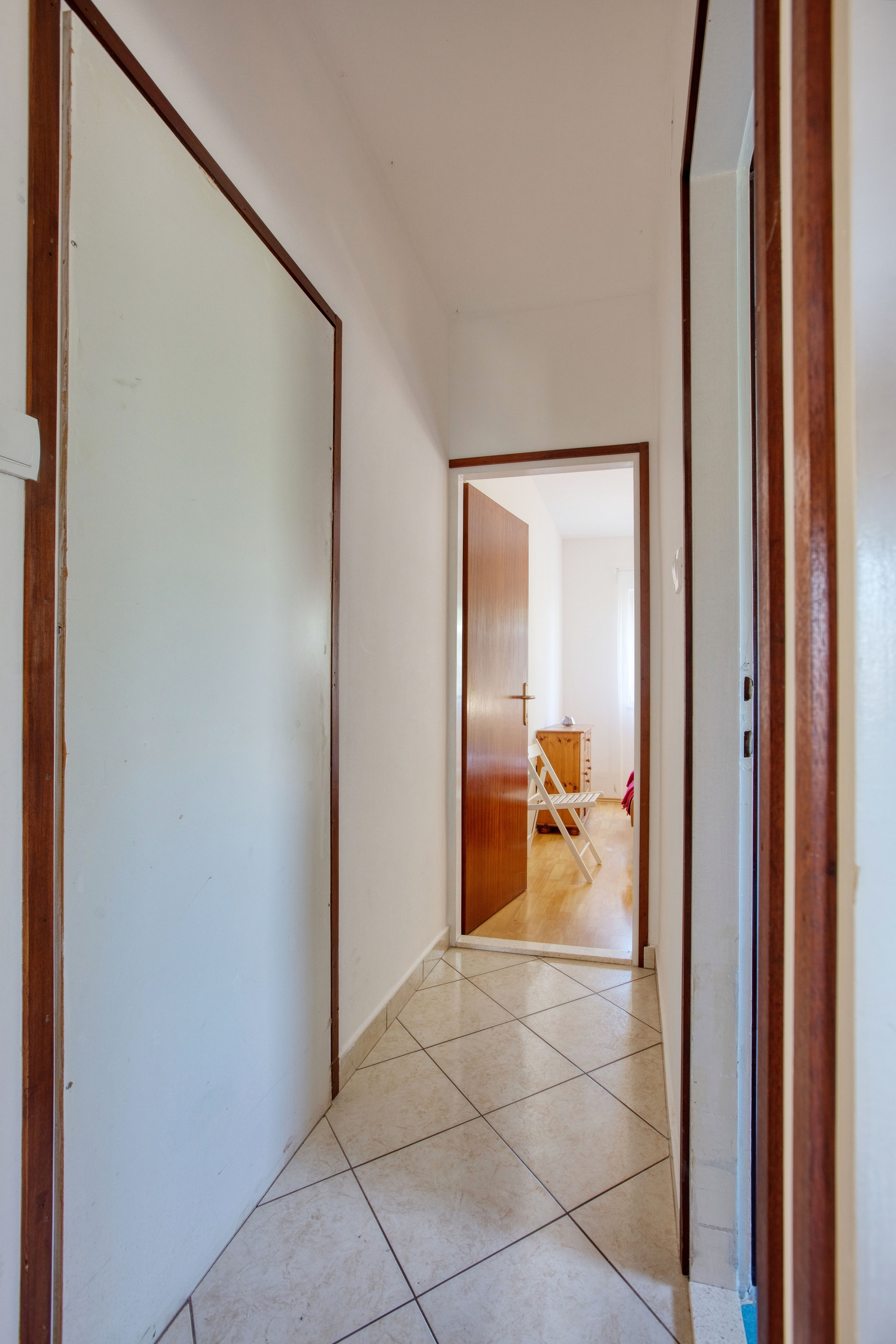 Two bedroom apartment with terrace Rogoznica  A-a