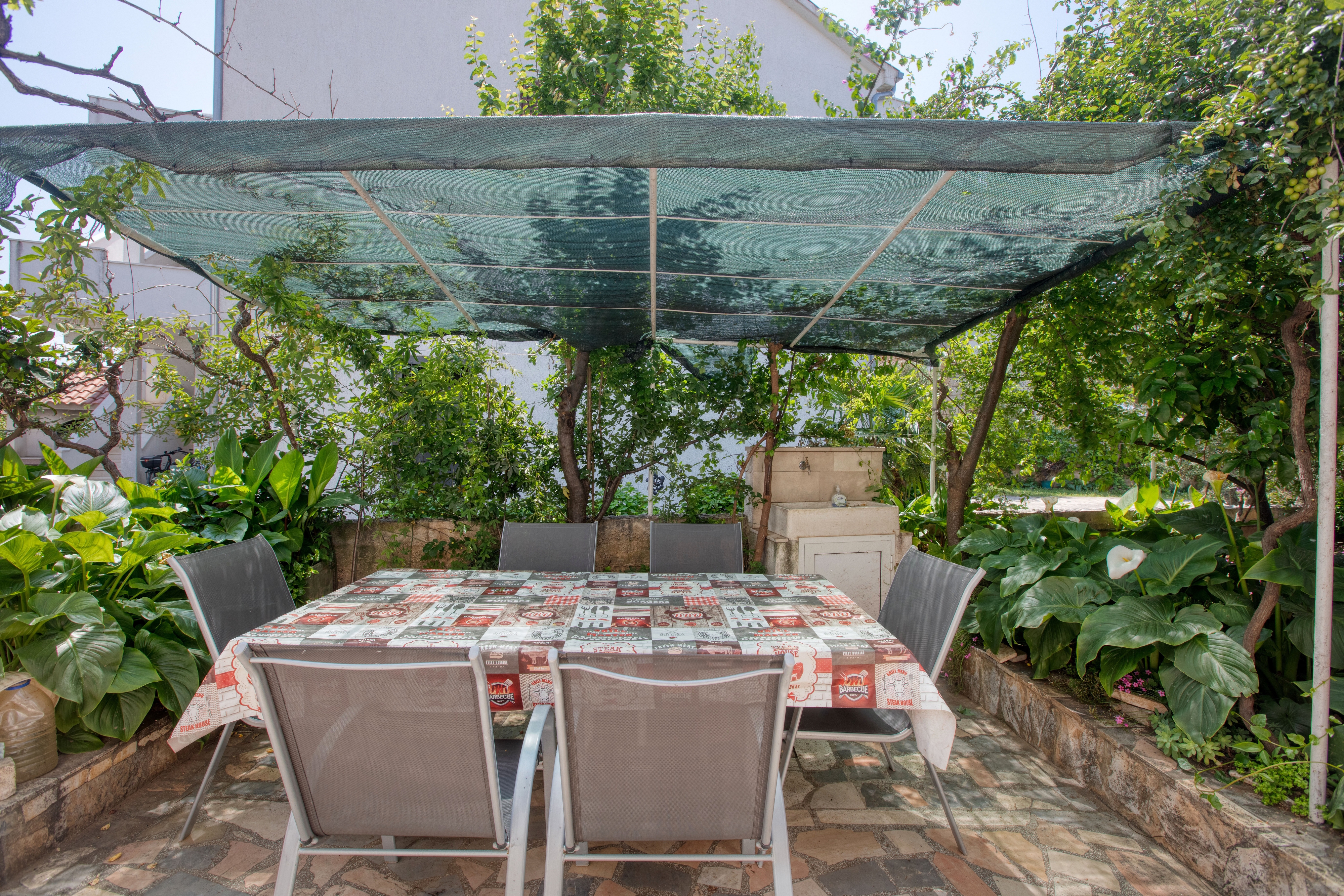 Two bedroom apartment with terrace Rogoznica  A-a
