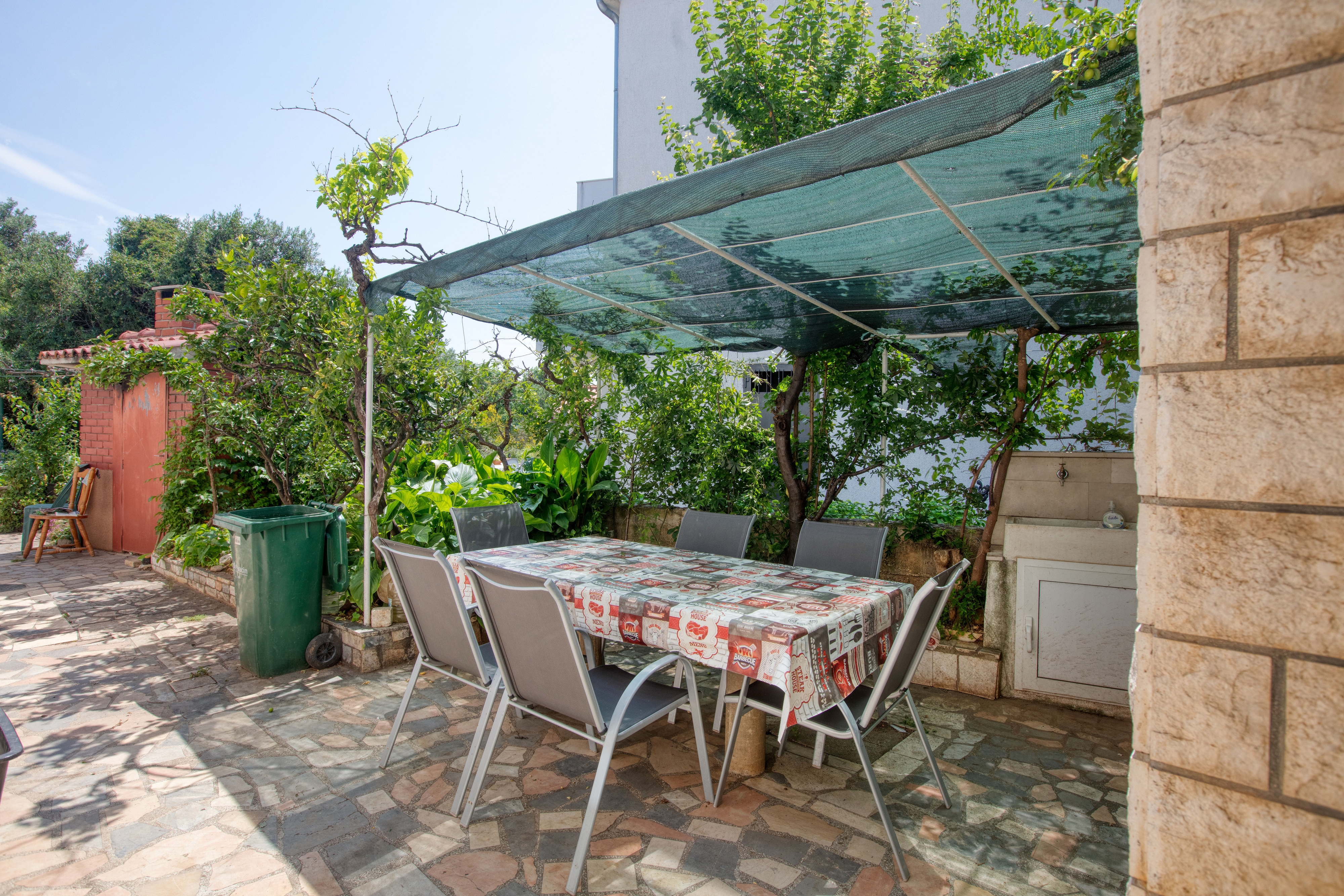 Two bedroom apartment with terrace Rogoznica  A-a