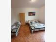 Mlini, Bedroom in the apartment, air condition available, (pet friendly) and WiFi.
