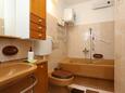 Salle de bain Stanići, Salle de bain dans l’hébergement en type apartment, WiFi.