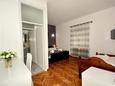 Ložnice Podstrana, Ložnice v ubytování typu room, s klimatizací a WiFi.