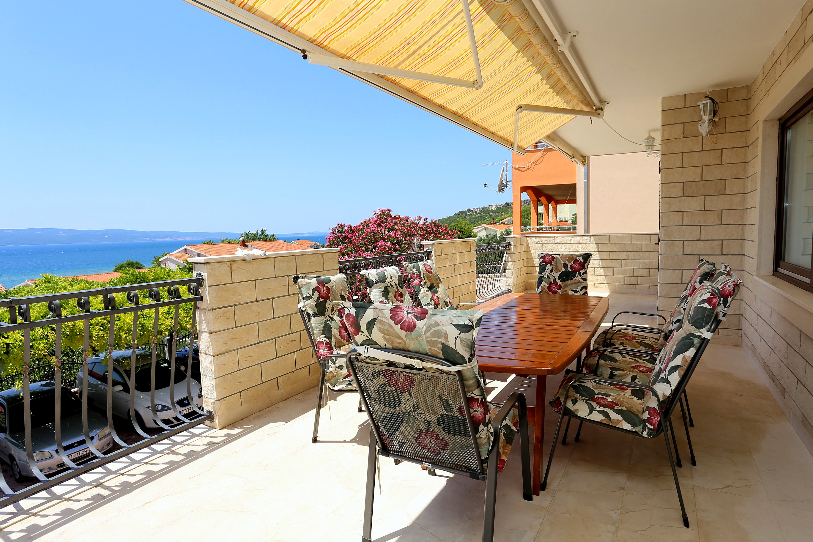 Four bedroom apartment with terrace and sea view Duće, Omiš  A-a