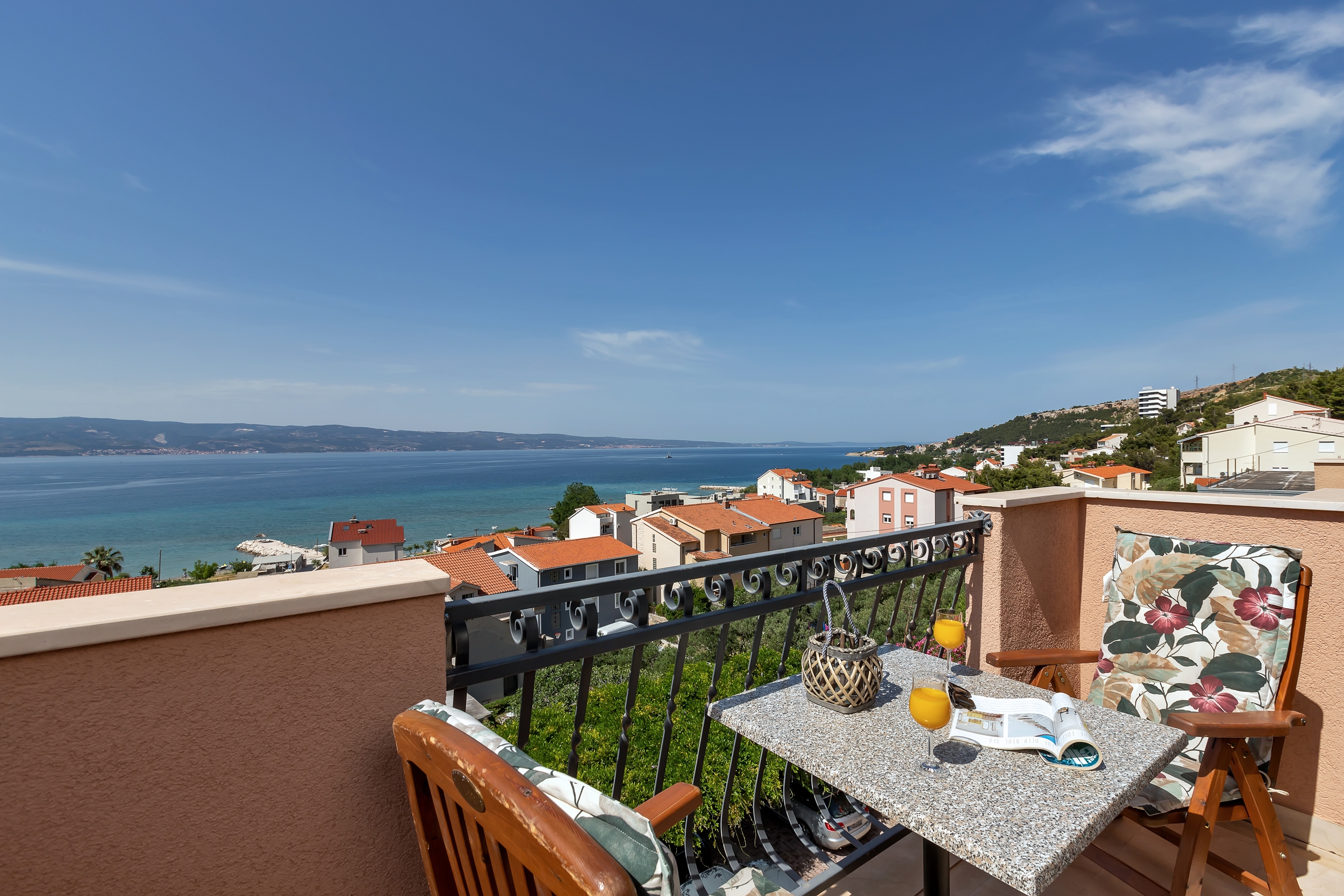 Room with balcony and sea view Duće, Omiš  S-a