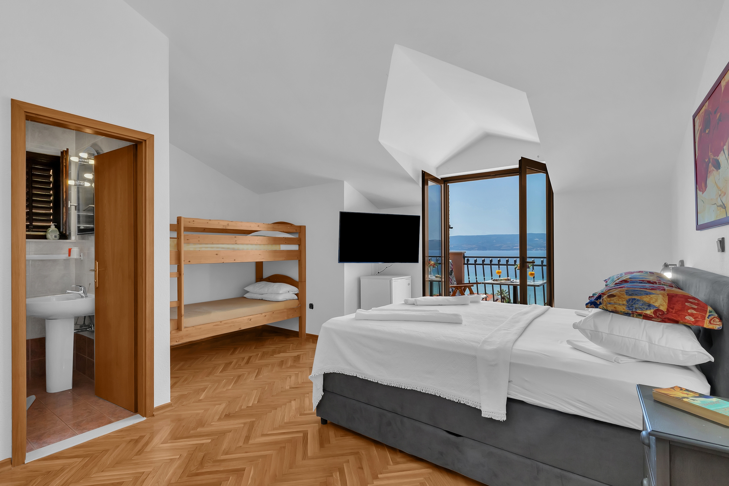 Room with balcony and sea view Duće, Omiš (S-10303-b) Room with balcony and sea view Duće, Omiš (S-10303-b)