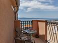 Balkon Duće, Balkon v ubytování typu room, s výhledem na moře, domácí mazlíčci povoleni a WiFi.