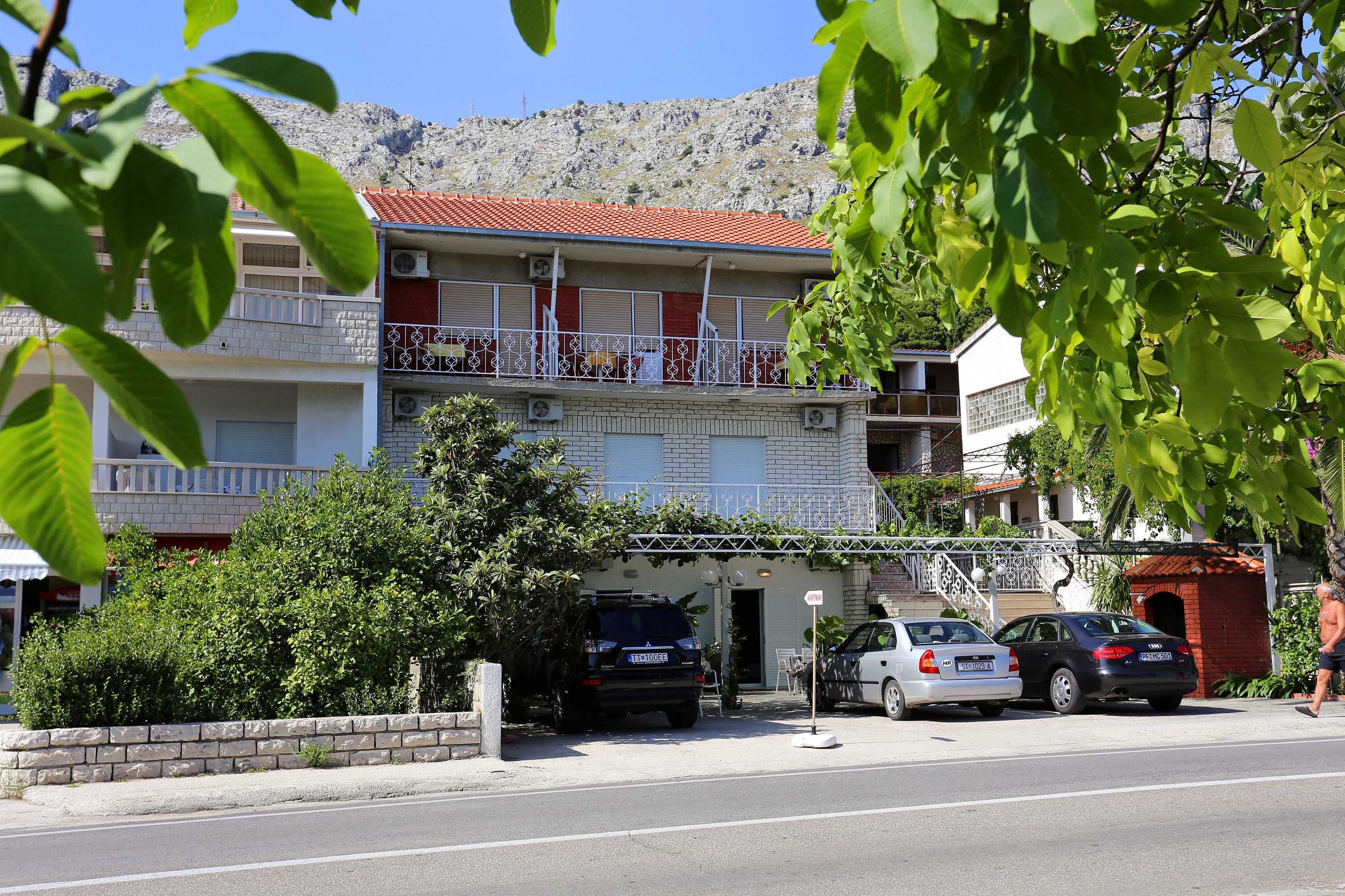 One bedroom apartment near beach Duće, Omiš (A-10304-a)