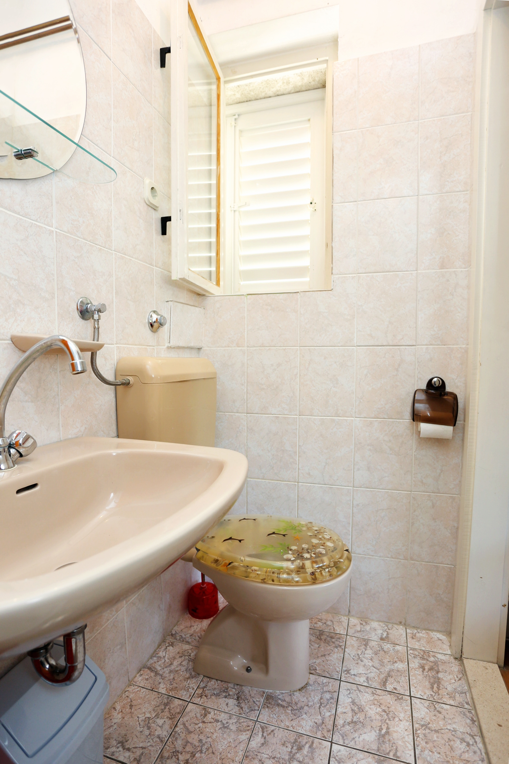 Three bedroom apartment near beach Stanići, Omiš  A-a