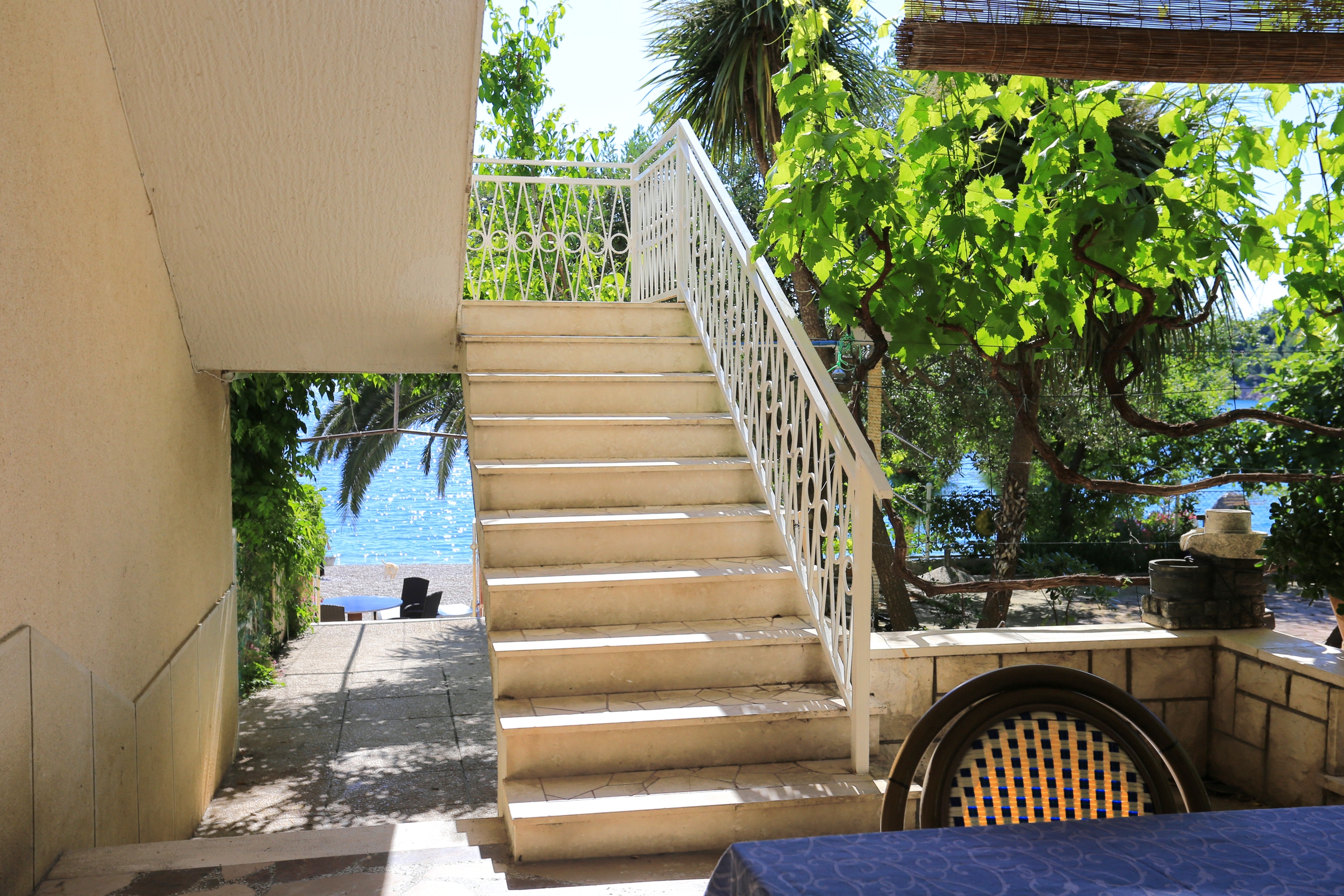 Three bedroom apartment near beach Stanići, Omiš  A-a