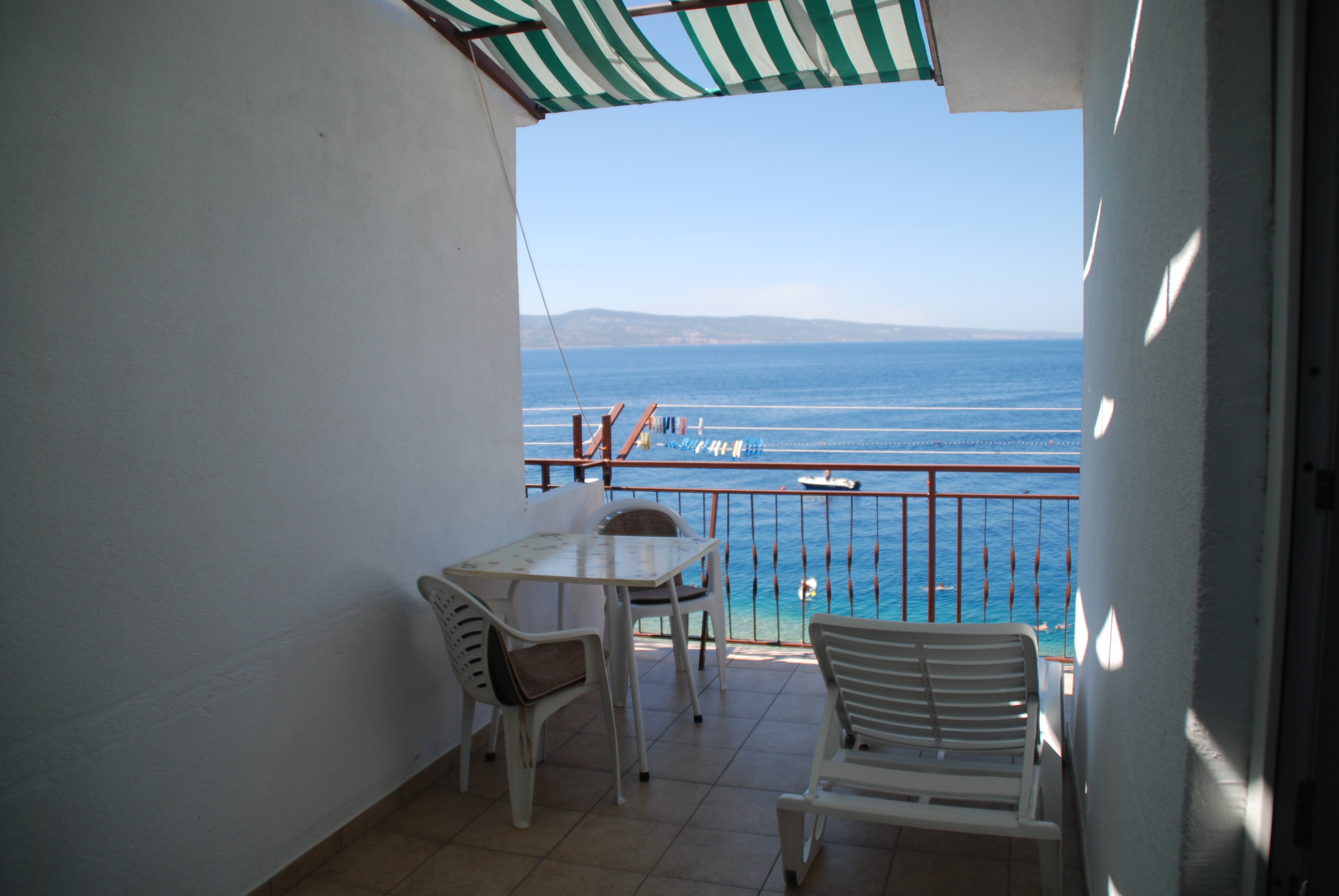 Two bedroom apartment near beach Stanići, Omiš (A-1032-b) Two bedroom apartment near beach Stanići, Omiš (A-1032-b)