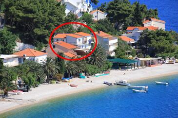 Stanići, Omiš, Property 1032 - Apartments near sea with pebble beach.