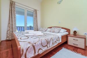 Apartments by the sea Pisak, Omis - 10323