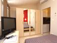 Stanići, Bedroom 2 in the apartment, air condition available and WiFi.