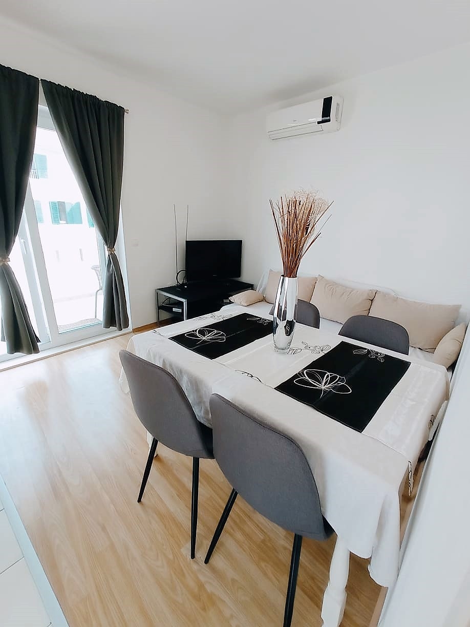 Jednosobni apartman s terasom Marina, Trogir  A-a