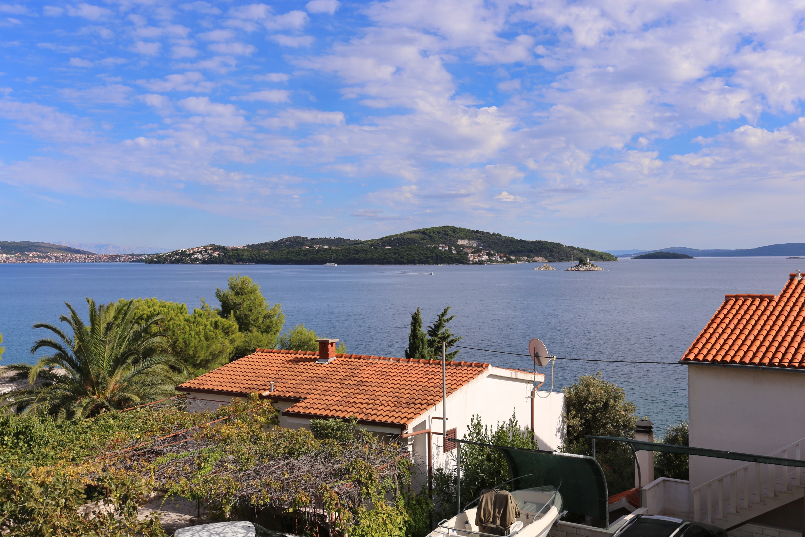 Two bedroom apartment with terrace and sea view Seget Vranjica, Trogir  A-a