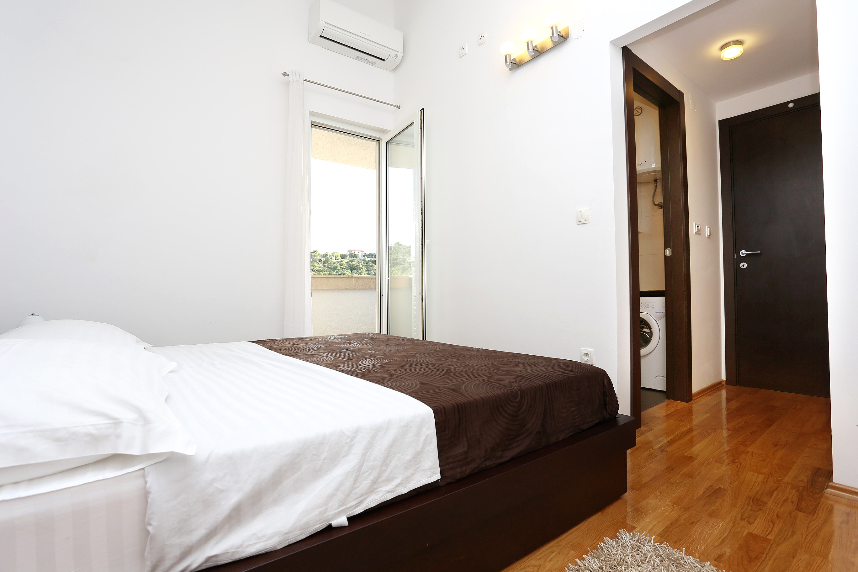 Two bedroom apartment with terrace and sea view Zečevo Rtić, Rogoznica  A-a
