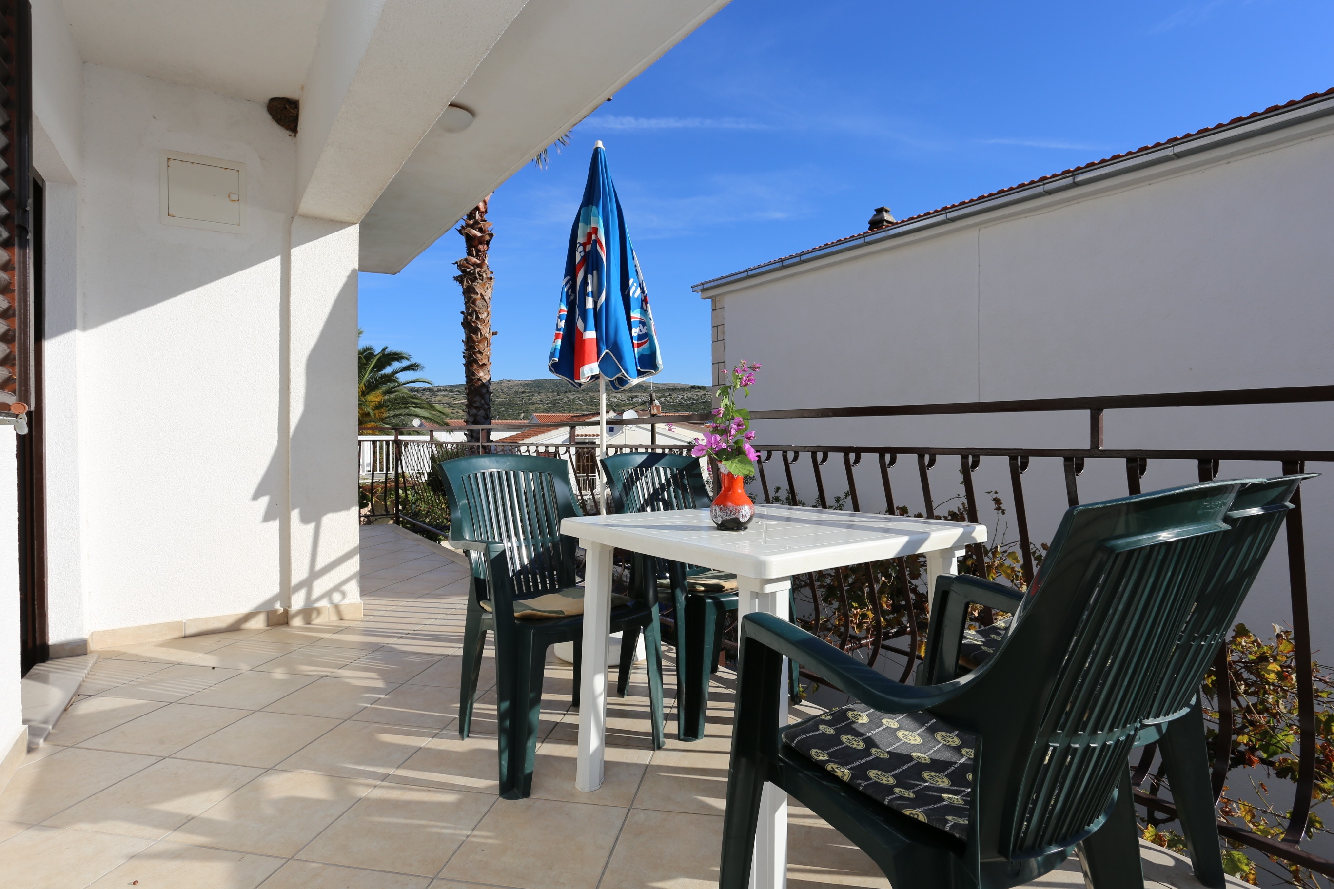 Two bedroom apartment near beach Rogoznica  A-b