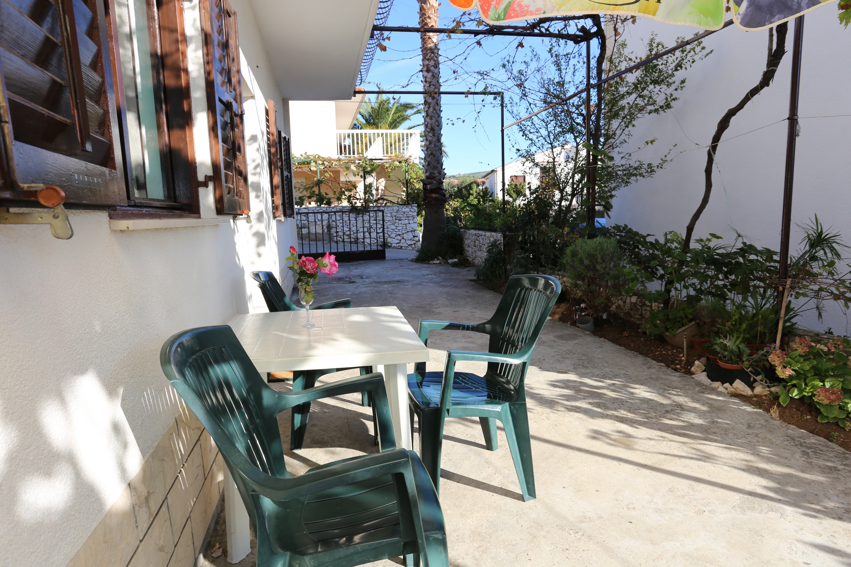 Two bedroom apartment near beach Rogoznica  A-c