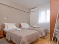 Ložnice 2 Rogoznica, Ložnice 2 v ubytování typu apartment, s klimatizací a WiFi.
