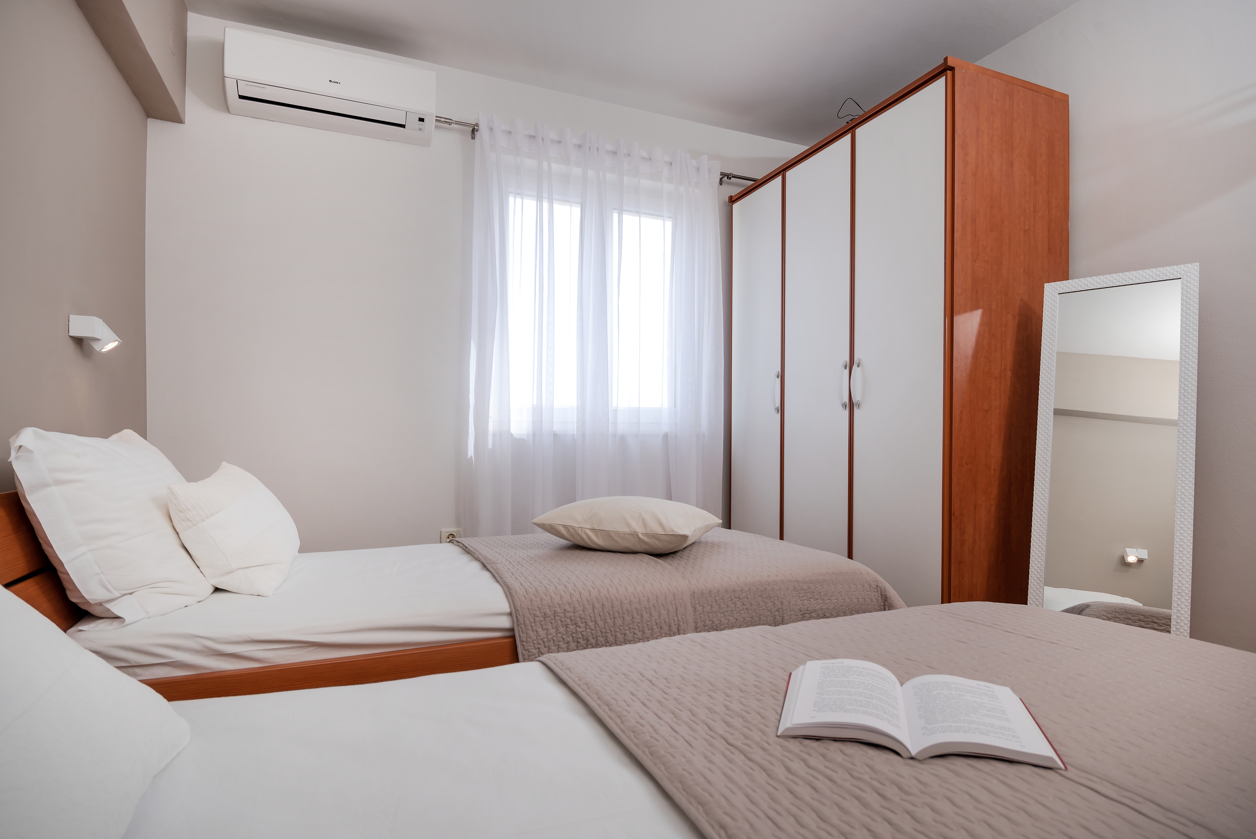 Two bedroom apartment with terrace and sea view Rogoznica  A-a