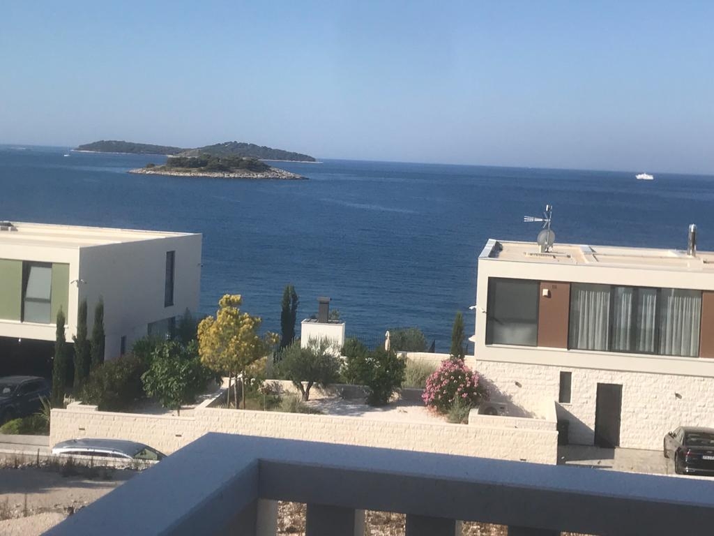Two bedroom apartment with terrace and sea view Rogoznica  A-a