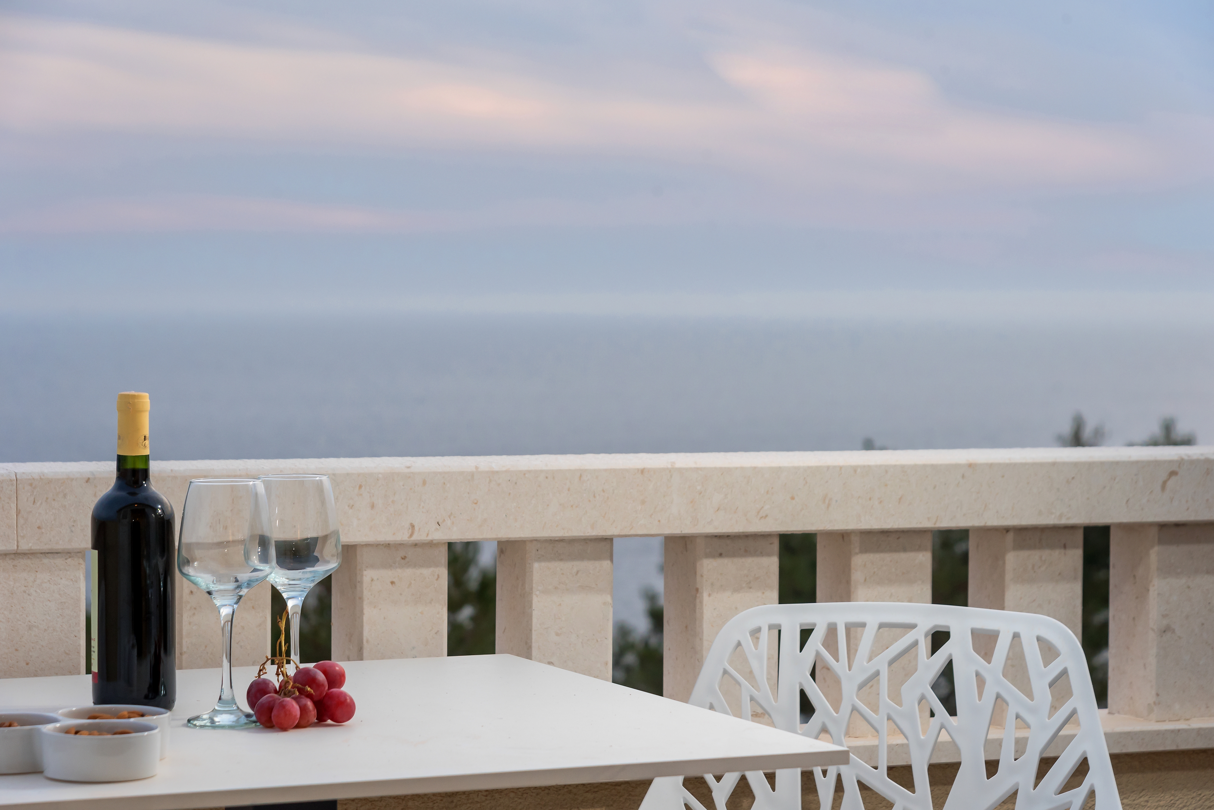Room with balcony and sea view Rogoznica  S-a