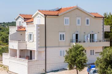 Rogoznica, Rogoznica, Object 10339 - Appartementen en kamers with pebble beach.