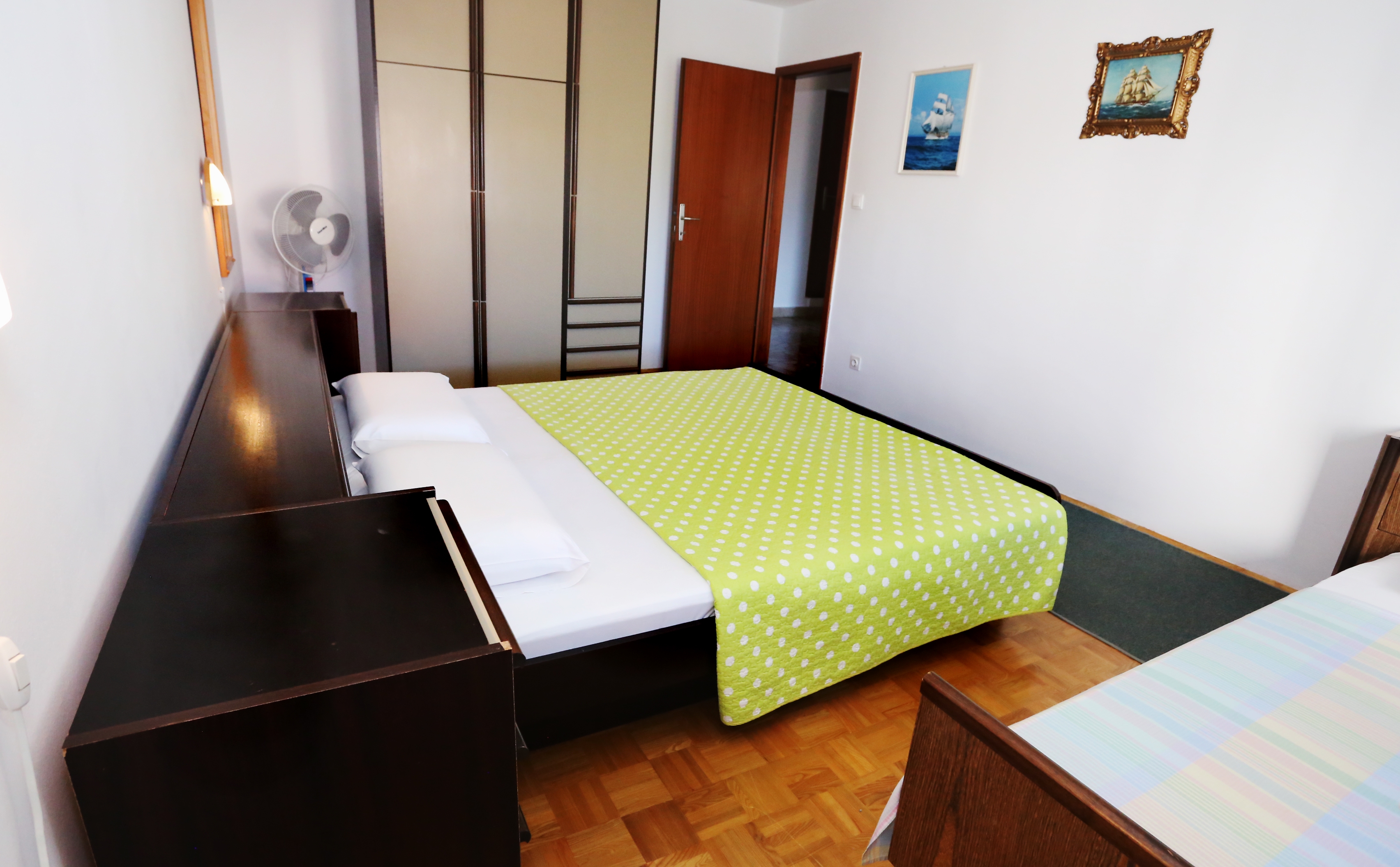 Two bedroom apartment with terrace Trogir  A-a