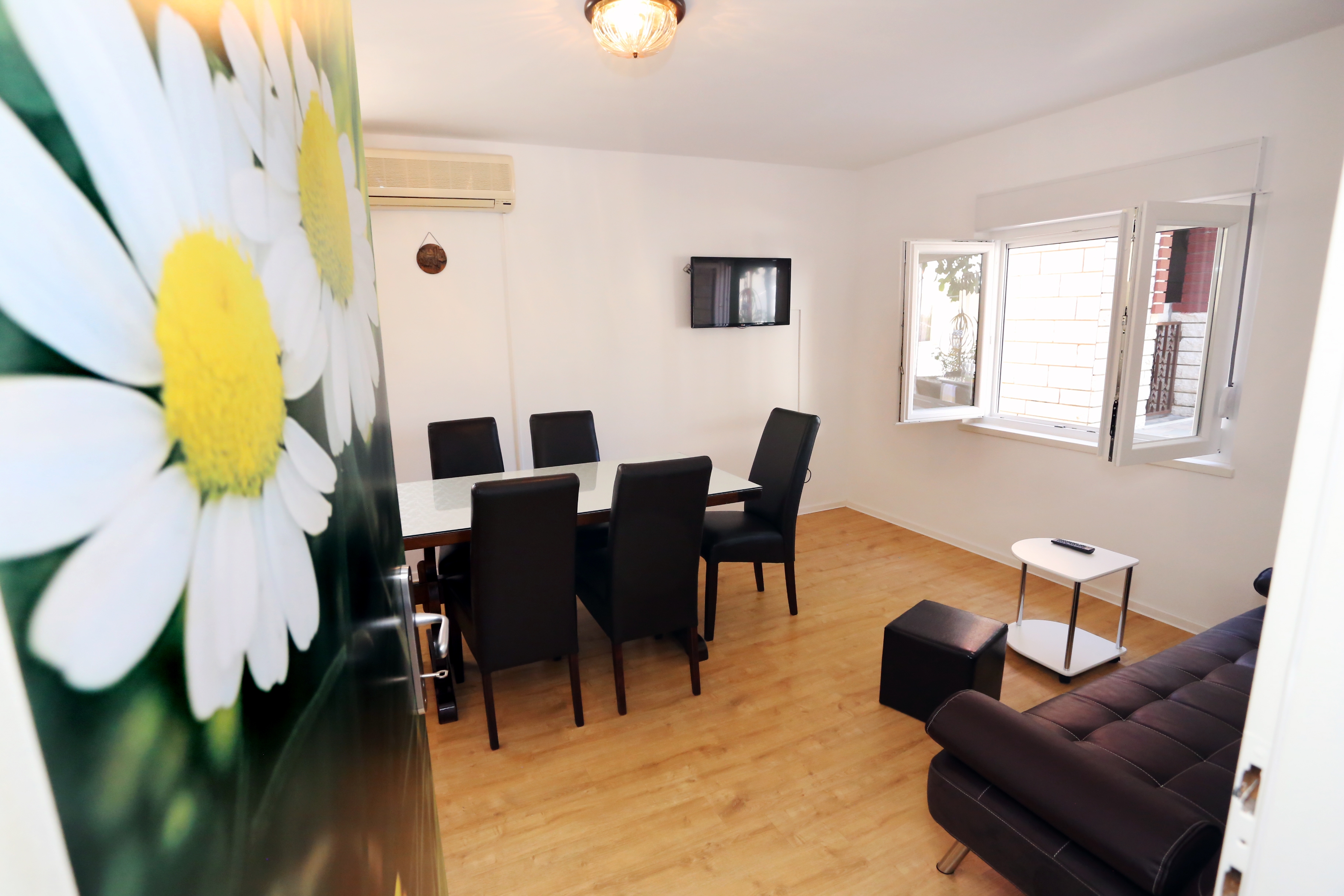 Two bedroom apartment with terrace Trogir (A-10342-a)