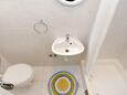 Kupaonica 2 Podstrana, Kupaonica 2 u smještaju tipa apartment, WiFi.